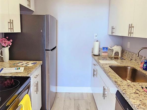 2000 NE 135th Street 605, North Miami FL 33181