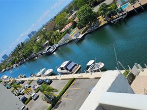 2000 NE 135th Street 605, North Miami FL 33181