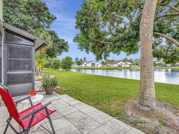 4289 Willow Pond Circle, West Palm Beach FL 33417