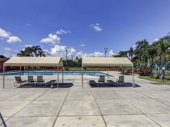 4289 Willow Pond Circle, West Palm Beach FL 33417