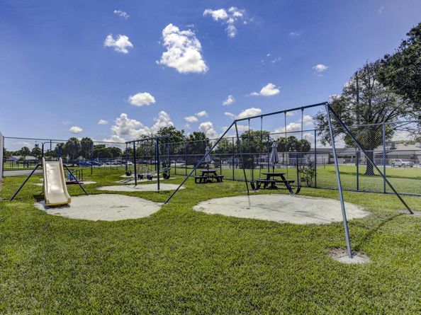 4289 Willow Pond Circle, West Palm Beach FL 33417