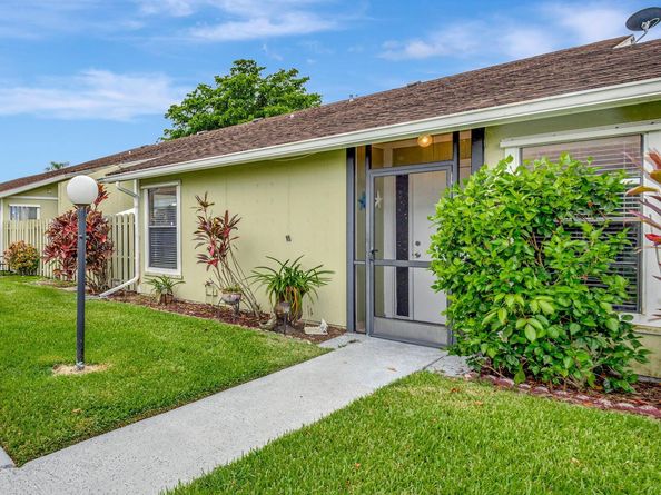 4289 Willow Pond Circle, West Palm Beach FL 33417