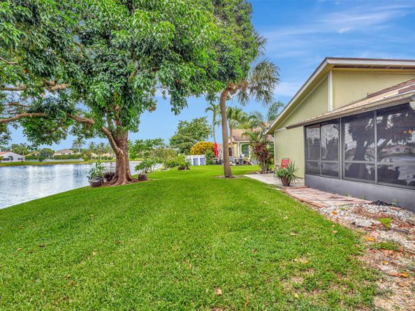 4289 Willow Pond Circle, West Palm Beach FL 33417