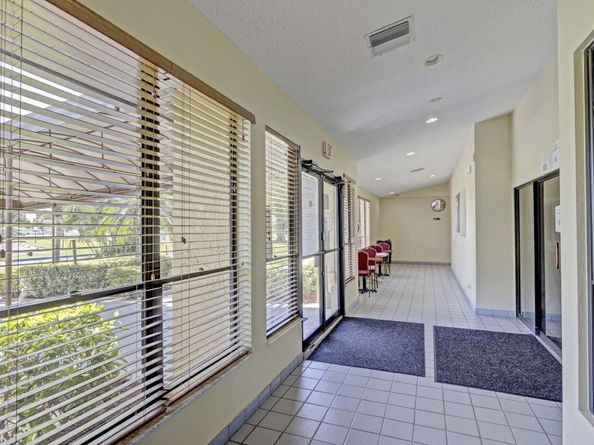 4289 Willow Pond Circle, West Palm Beach FL 33417