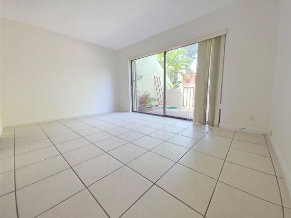 2851 NE 60th St 2851, Fort Lauderdale FL 33308
