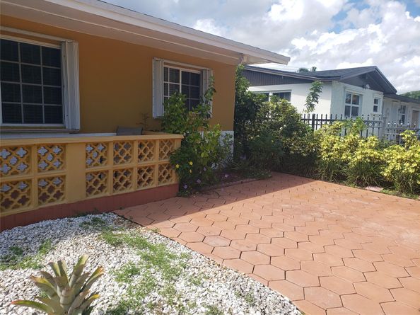 19720 NE 10th Ct, Miami FL 33179