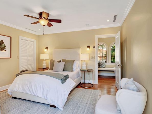 225 Pershing Way, West Palm Beach FL 33401