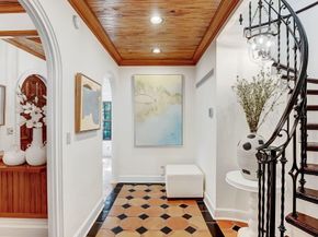225 Pershing Way, West Palm Beach FL 33401