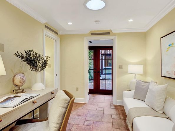 225 Pershing Way, West Palm Beach FL 33401