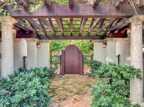 225 Pershing Way, West Palm Beach FL 33401