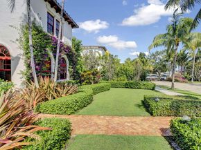 225 Pershing Way, West Palm Beach FL 33401