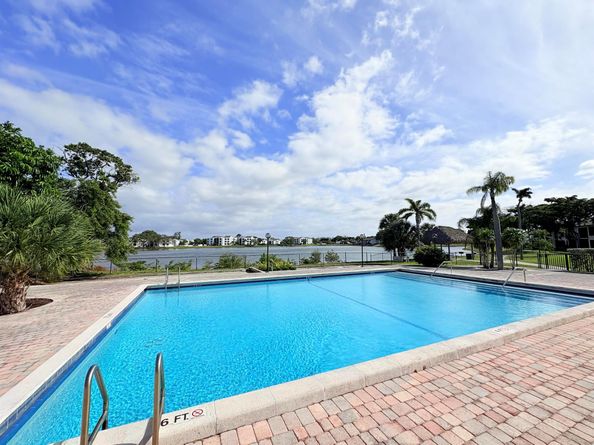 218 Lake Pointe Drive 108, Oakland Park FL 33309