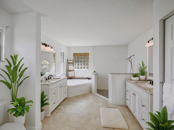 8671 155th Place N, Palm Beach Gardens FL 33418