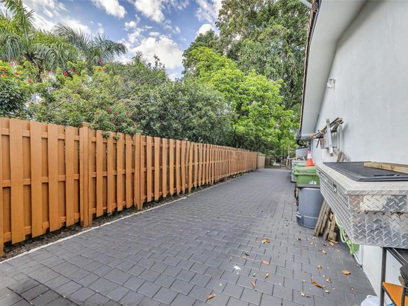 3171 NW 69 Court, Fort Lauderdale FL 33309