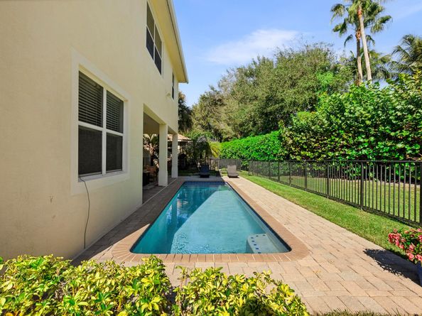 12085 Aviles Circle, Palm Beach Gardens FL 33418