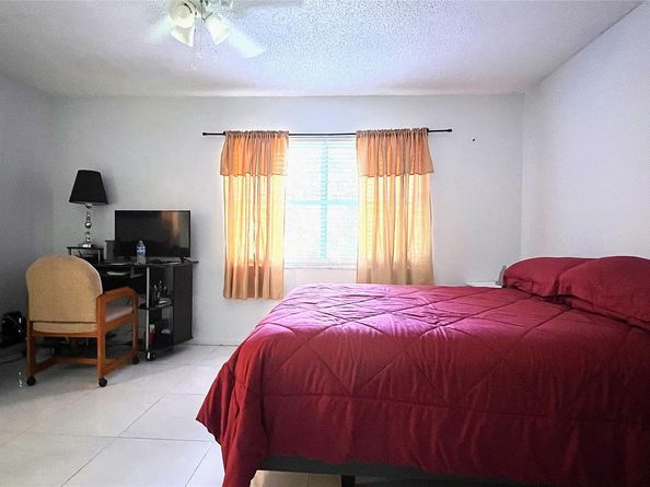 8305 NW 61st St 209, Tamarac FL 33321