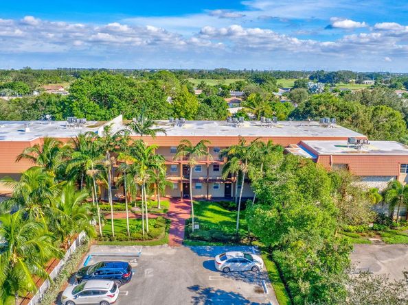 120 Sparrow Drive 213, Royal Palm Beach FL 33411