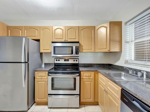 120 Sparrow Drive 213, Royal Palm Beach FL 33411