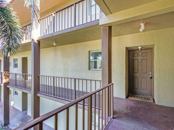 120 Sparrow Drive 213, Royal Palm Beach FL 33411