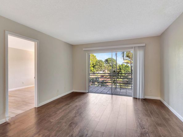 120 Sparrow Drive 213, Royal Palm Beach FL 33411