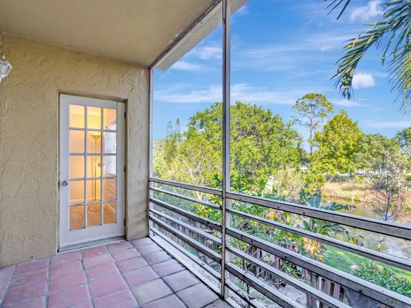 120 Sparrow Drive 213, Royal Palm Beach FL 33411