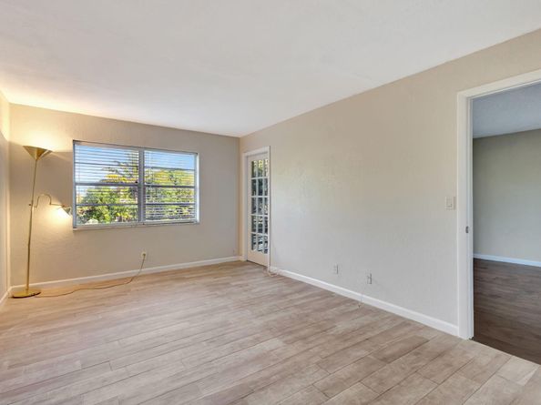 120 Sparrow Drive 213, Royal Palm Beach FL 33411