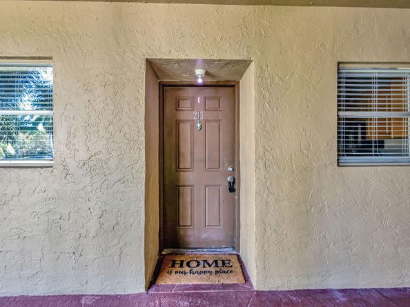 120 Sparrow Drive 213, Royal Palm Beach FL 33411