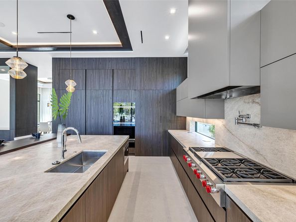 51 Isla Bahia Dr, Fort Lauderdale FL 33316