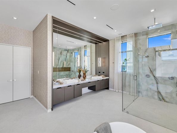 51 Isla Bahia Dr, Fort Lauderdale FL 33316