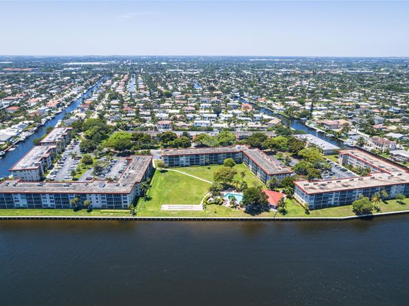 3150 NE 48th Ct 410, Lighthouse Point FL 33064