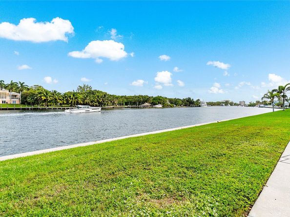 3150 NE 48th Ct 410, Lighthouse Point FL 33064