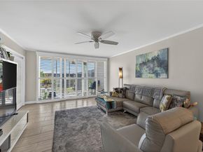 3150 NE 48th Ct 410, Lighthouse Point FL 33064