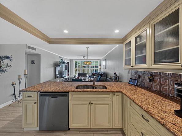 3150 NE 48th Ct 410, Lighthouse Point FL 33064