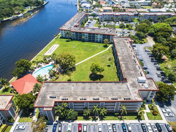 3150 NE 48th Ct 410, Lighthouse Point FL 33064