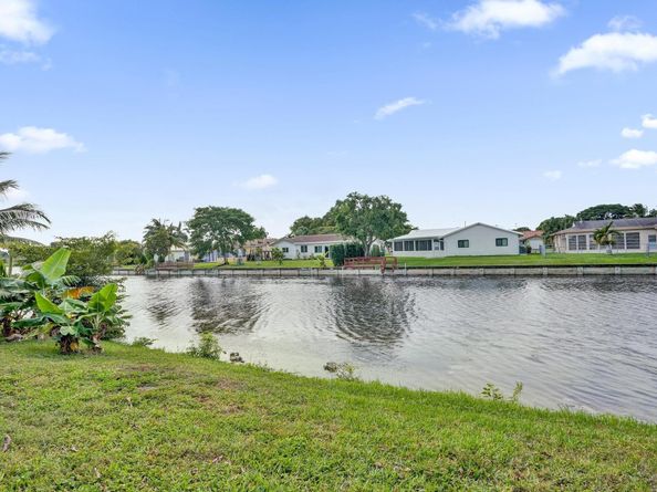 7625 NW 88th Way, Tamarac FL 33321