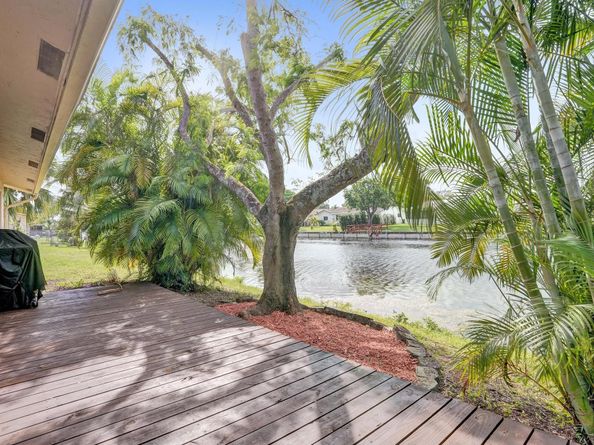 7625 NW 88th Way, Tamarac FL 33321