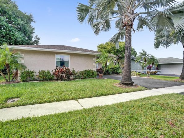 7625 NW 88th Way, Tamarac FL 33321