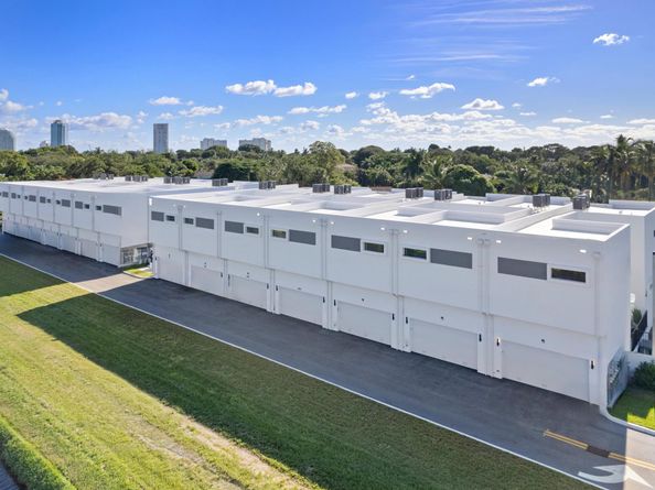 1959 Dock Street, West Palm Beach FL 33401