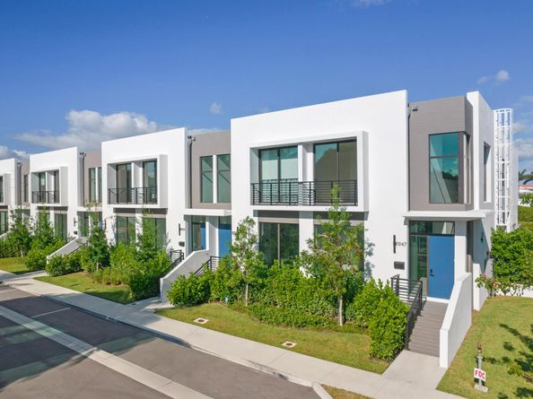 1959 Dock Street, West Palm Beach FL 33401