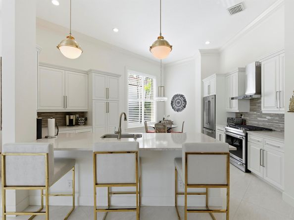 122 Siesta Way, Palm Beach Gardens FL 33418