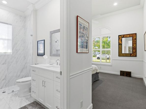 122 Siesta Way, Palm Beach Gardens FL 33418