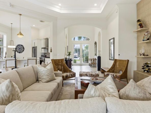 122 Siesta Way, Palm Beach Gardens FL 33418