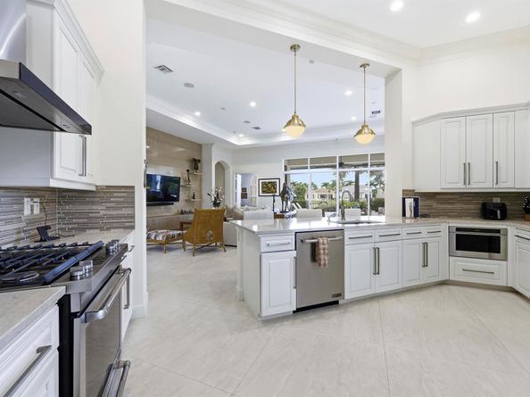 122 Siesta Way, Palm Beach Gardens FL 33418