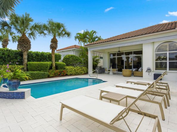122 Siesta Way, Palm Beach Gardens FL 33418