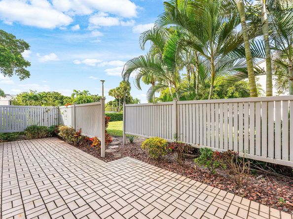 5 Eastgate Drive A, Boynton Beach FL 33436