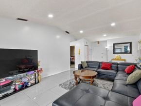 2 Cambridge Place, Boynton Beach FL 33426