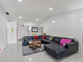 2 Cambridge Place, Boynton Beach FL 33426