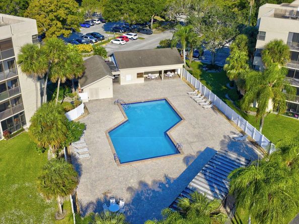 3000 NW 42nd Avenue B404, Coconut Creek FL 33066