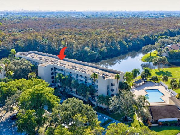 3000 NW 42nd Avenue B404, Coconut Creek FL 33066