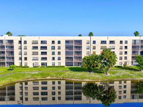 3000 NW 42nd Avenue B404, Coconut Creek FL 33066